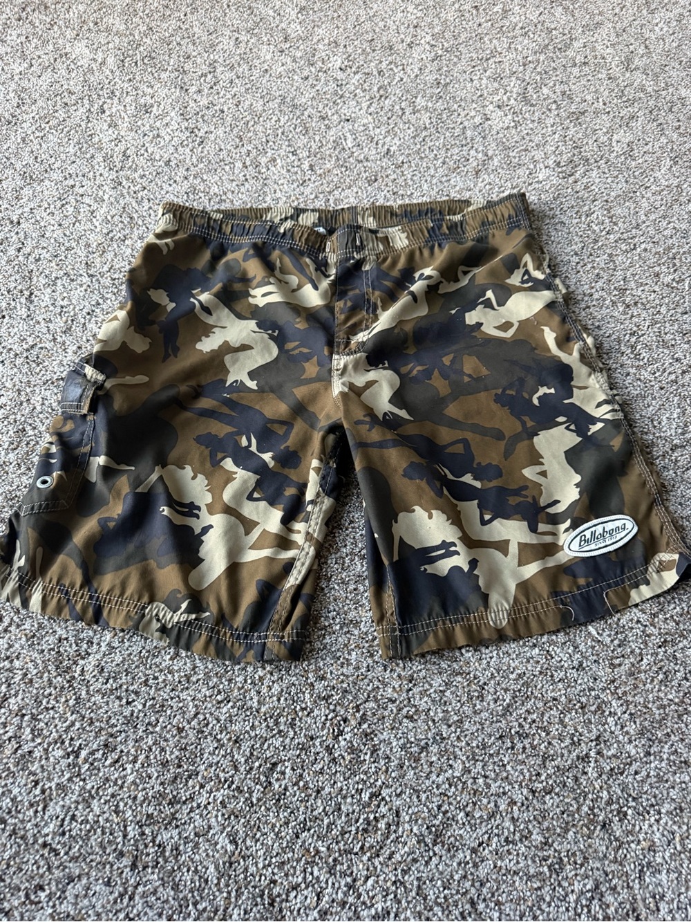 Vintage Y2K Billabong Pin Up Girl Camo Board Shorts Men's 32 Surf Cargo